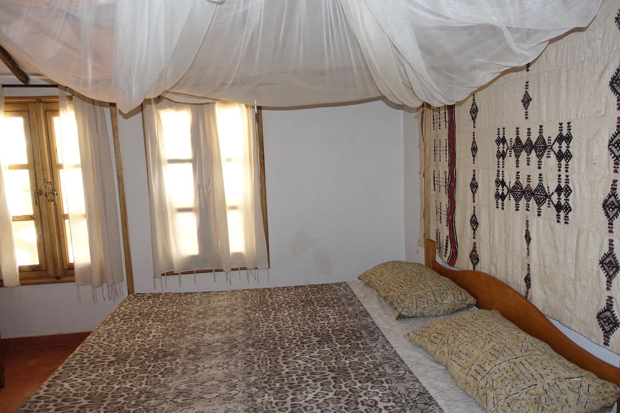 Keur Marrakis Hotel Мбур Екстериор снимка
