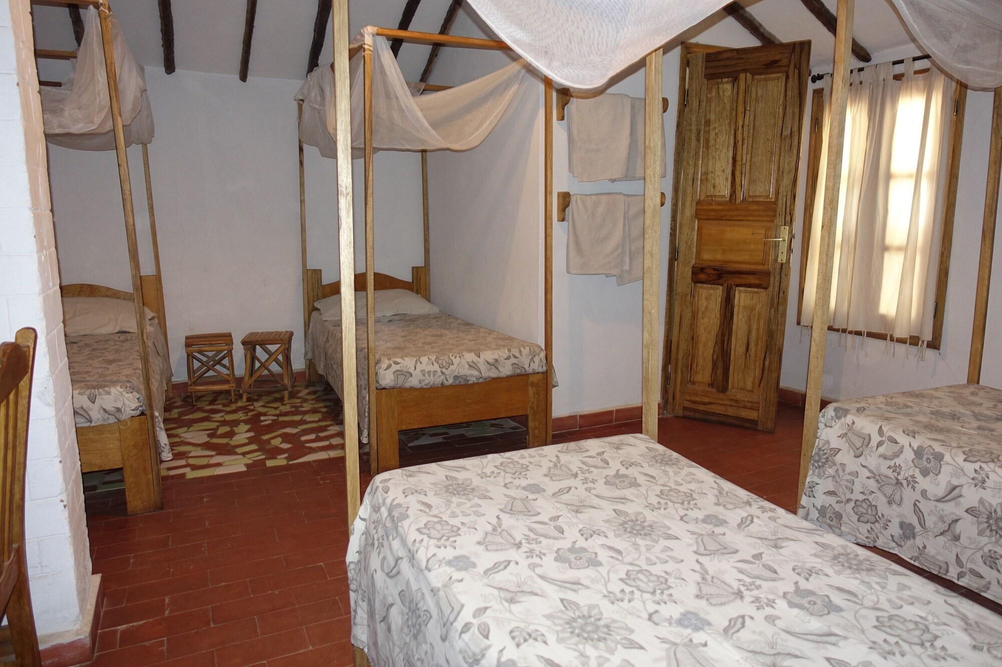 Keur Marrakis Hotel Мбур Екстериор снимка