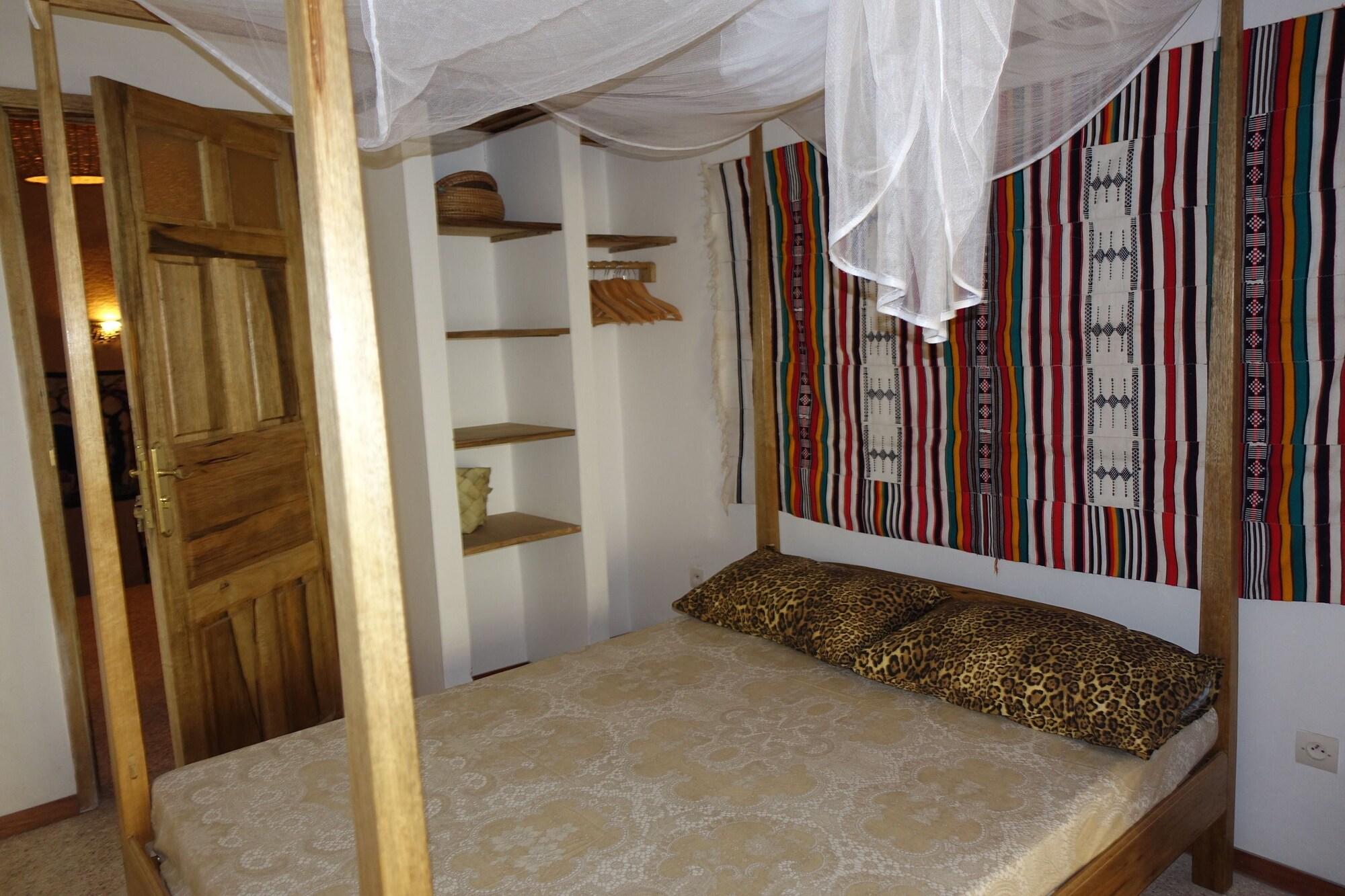 Keur Marrakis Hotel Мбур Екстериор снимка