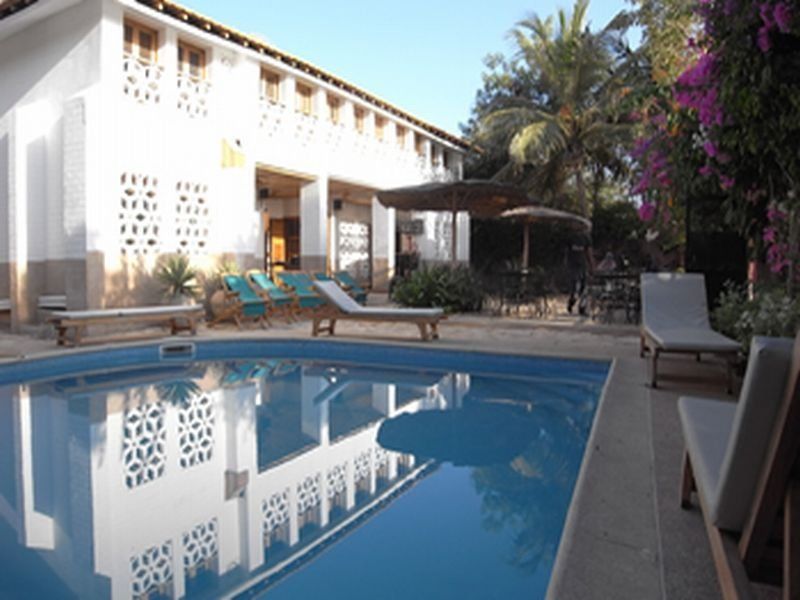 Keur Marrakis Hotel Мбур Екстериор снимка