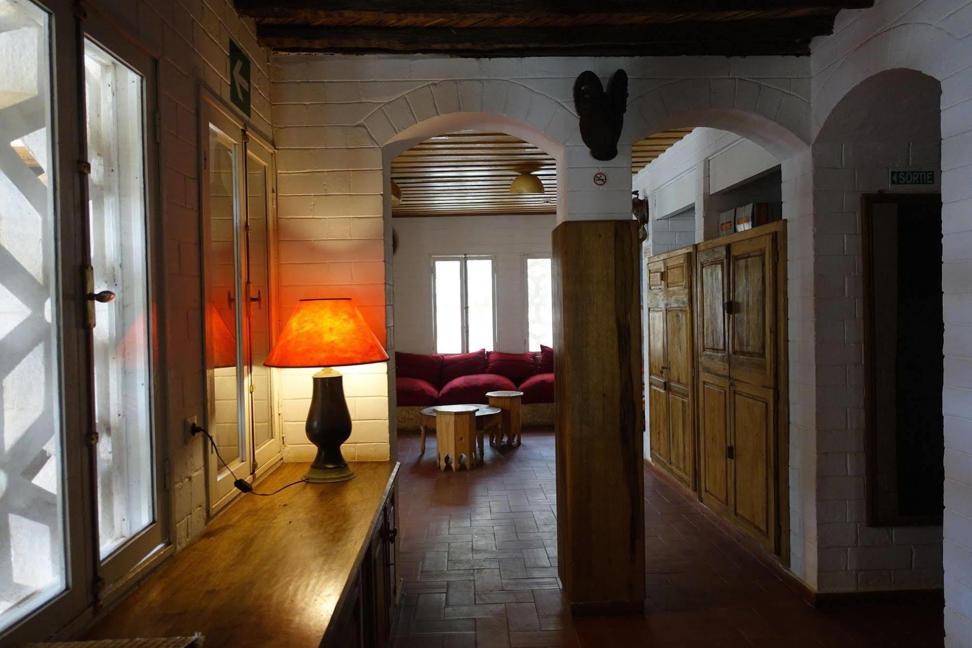 Keur Marrakis Hotel Мбур Екстериор снимка