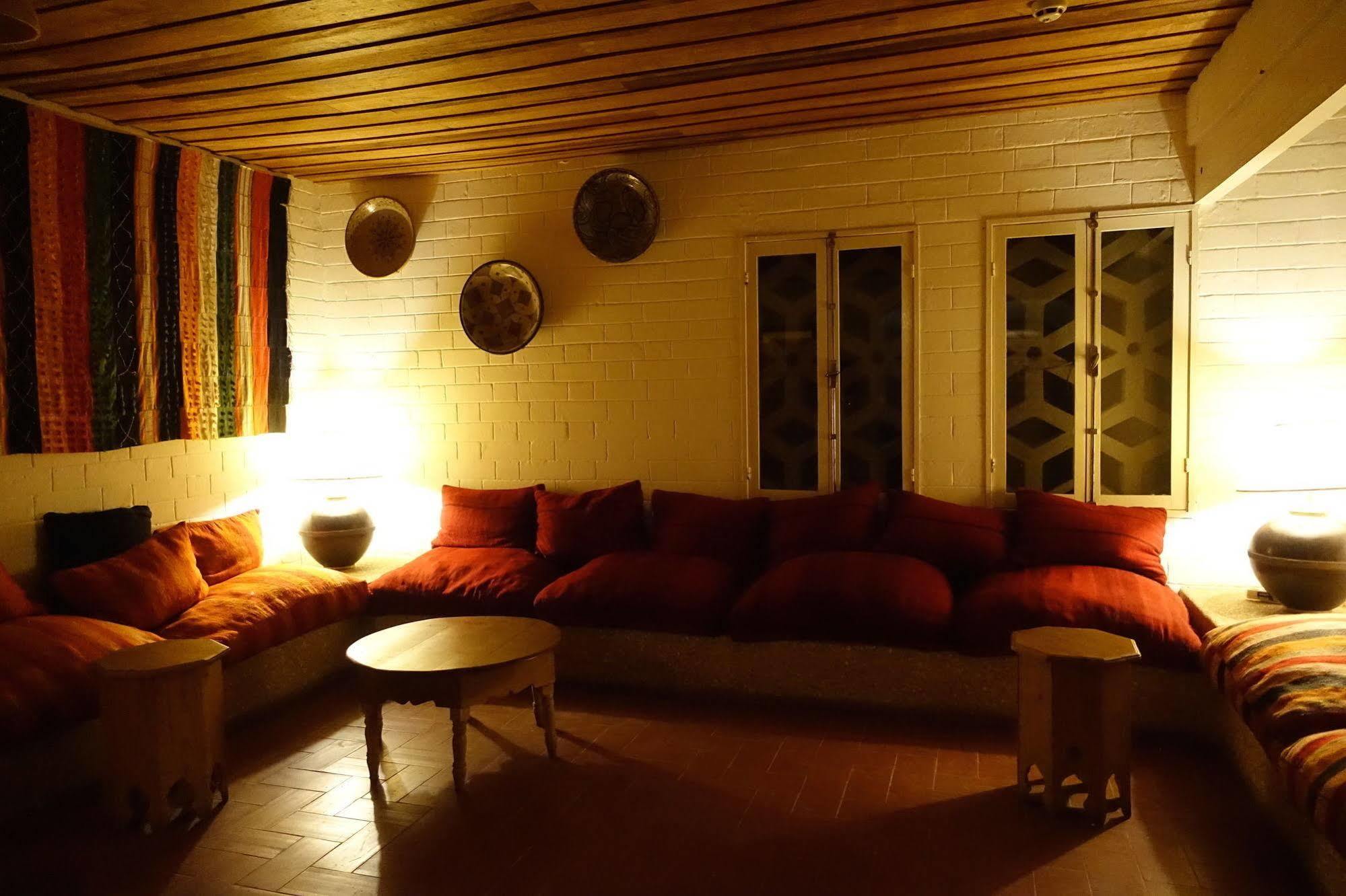 Keur Marrakis Hotel Мбур Екстериор снимка